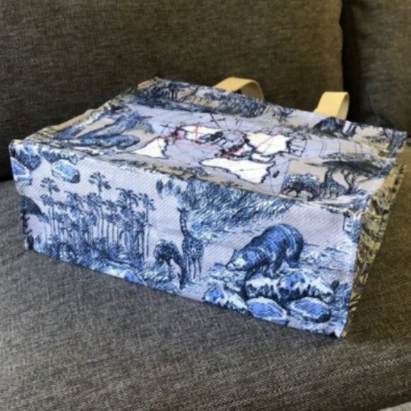 NWOT Dior beauty around the world tote - Picture 6 of 8